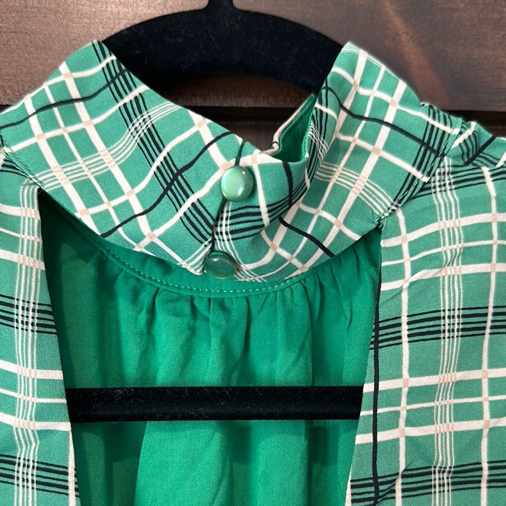 Gorgeous lined Lumiere Green and White Long Sleeve Jumpsuit - Christmas holiday - Picture 8 of 10